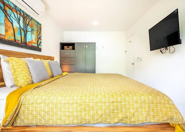 Casa Teca In Surfside With Pool Near Potrero (Guanacaste)